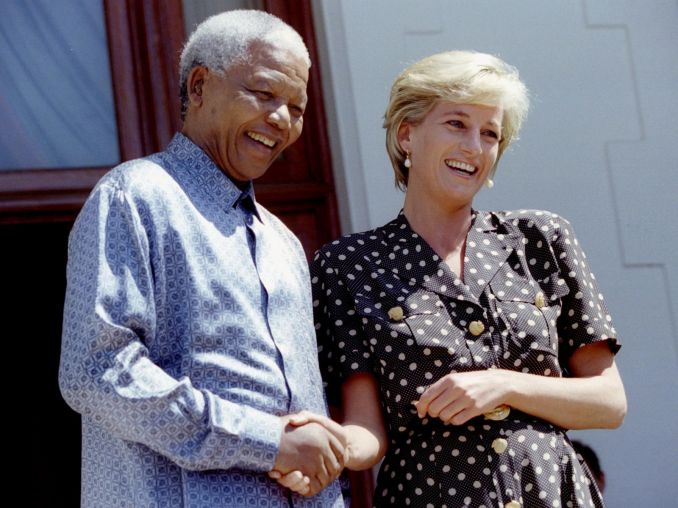 Mirė buvęs PAR prezidentas N. Mandela