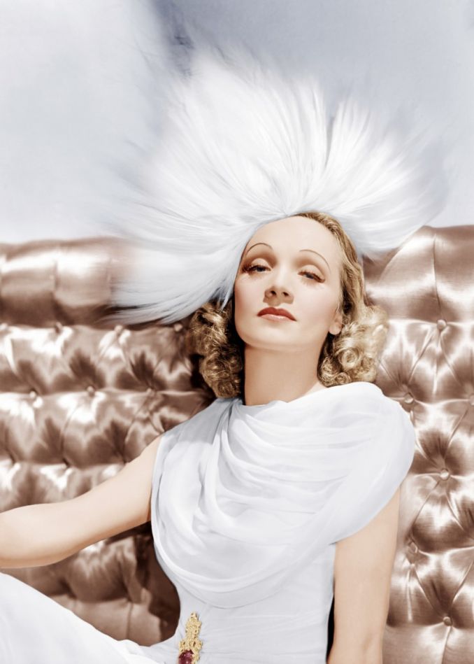 Marlene Dietrich, 1930 m.