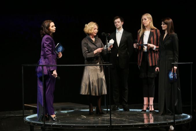 Padėkos premijos laureatą paskelbė aktorė Jūratė Onaitytė.