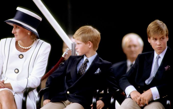 Princesė Diana su sūnumis William'u ir Harry'u