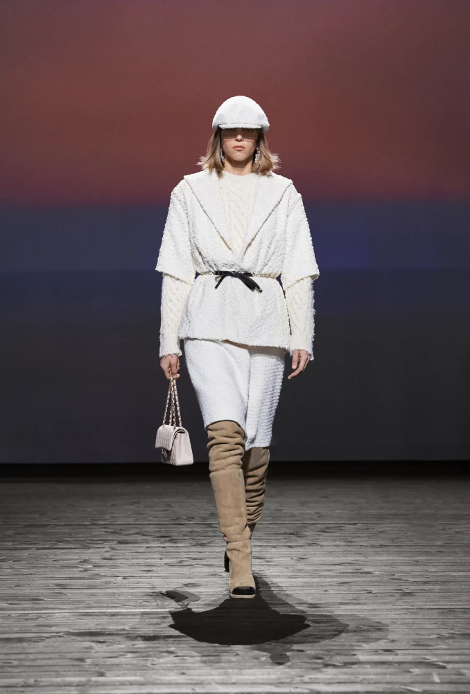 „Chanel” pristatė elegancija alsuojančią 2024–2025 m. rudens/žiemos kolekciją