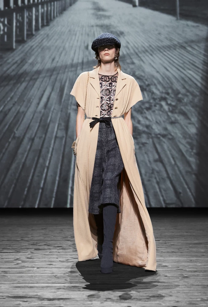 „Chanel” pristatė elegancija alsuojančią 2024–2025 m. rudens/žiemos kolekciją