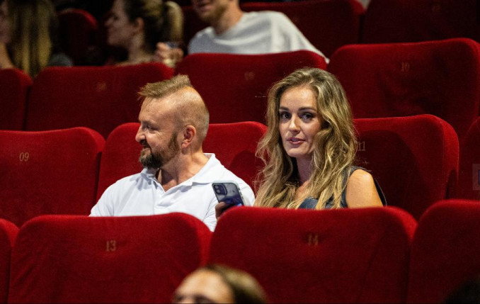 Stano viešumoje pasirodė su žavia dama
