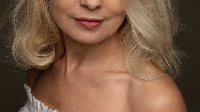 Pastebėjote raukšles virš lūpų? 10 patarimų, kurie gali padėti jas sumažinti