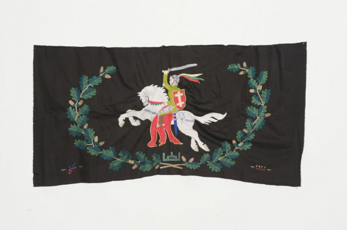 Vytis, tremtyje išsiuvinėtas Teresės Varnienės