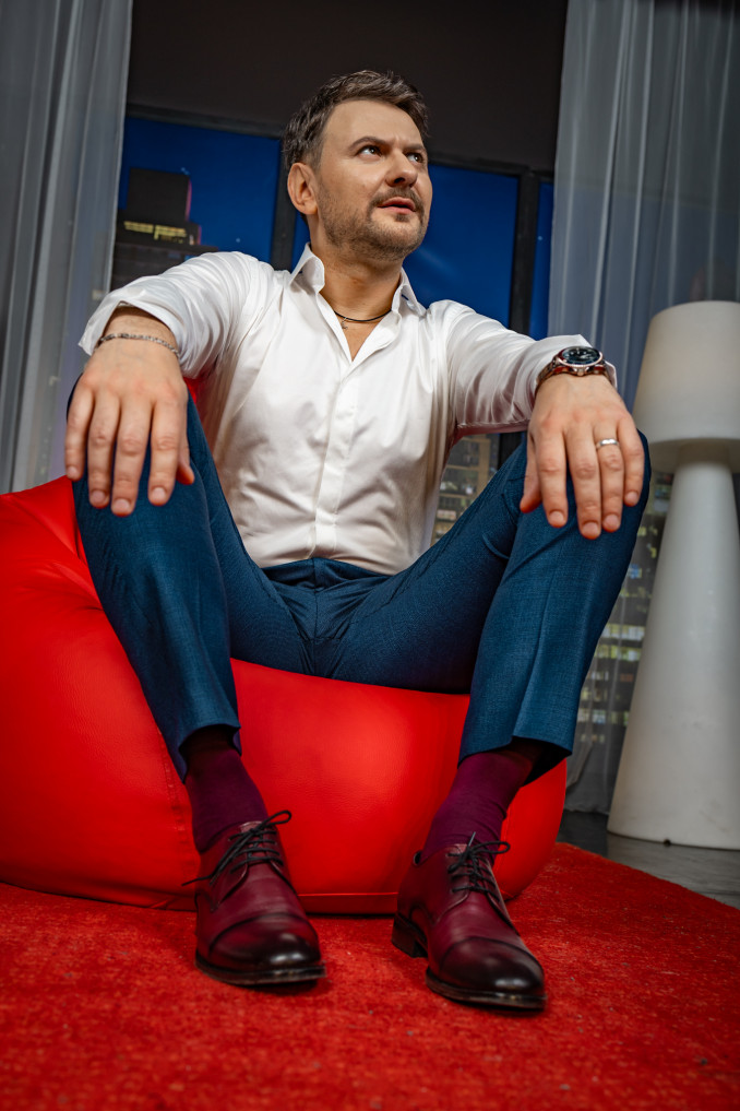 Atviras interviu su aktoriumi Ainiu Storpirščiu – apie darbus, santykius, tėvystę ir melą sau