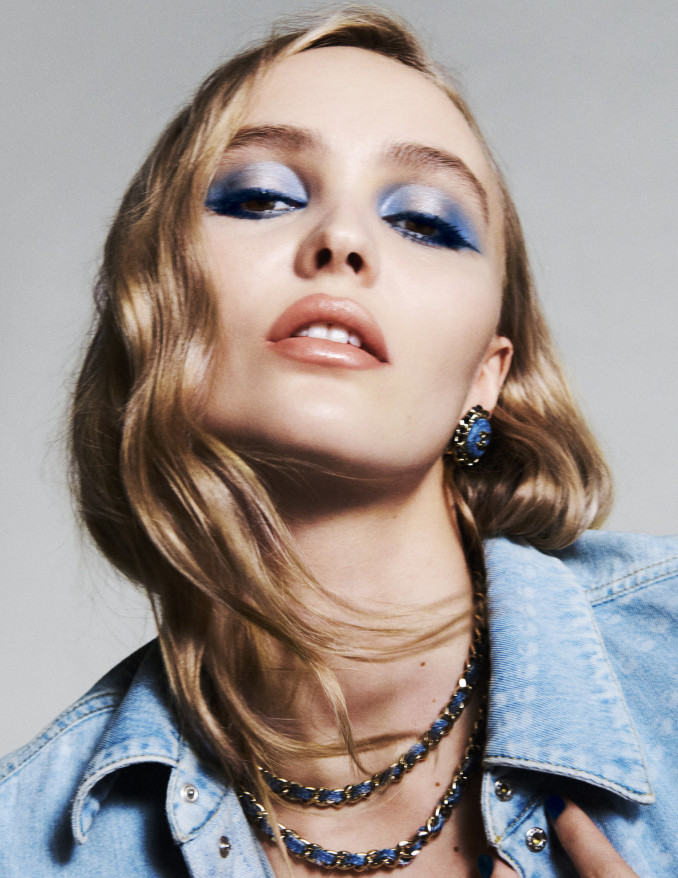 Modelis Lily-Rose Depp, „Chanel“ makiažo priemonių kolekcija „Denim“