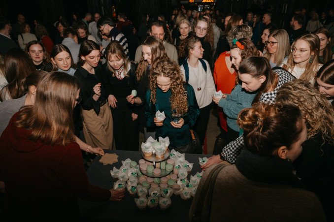 Žymūs žmonės sveikina „Jaunimo liniją“ su 35-uoju gimtadieniu