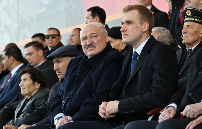 Per karinį paradą Maskvoje V. Putinas pareiškė, kad puolimą Ukrainoje palaiko