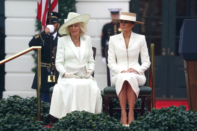 Trumpas, Karolis III, karalienė Camilla ir pirmoji ponia Melania Trump