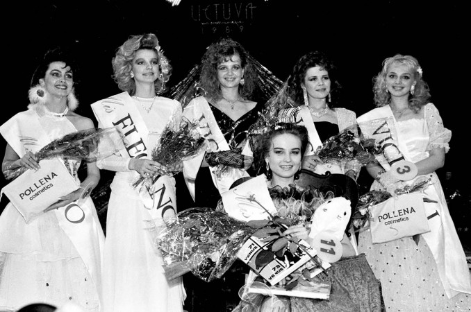 Mis Lietuva-89 Liucija Gruzdytė su konkurso laureatėmis. Iš kairės Izolda Rukavišnikova, Dangira Rukšaitė, Erika Meškauskaitė, Lina Burbulytė ir Ingrida Mikelionytė