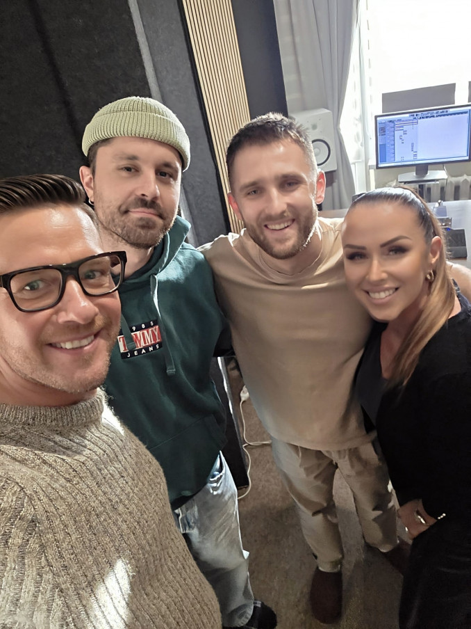 Vaida su Dariumi ir grupės Sadboi vaikinais