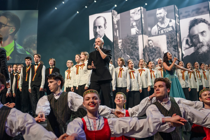 Vasario 16-osios proga Vidas Bareikis pristato naują dainą