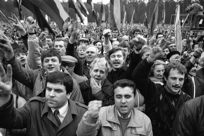 1990 metų balandžio 7-oji: mitingas Vilniaus Vingio parke.