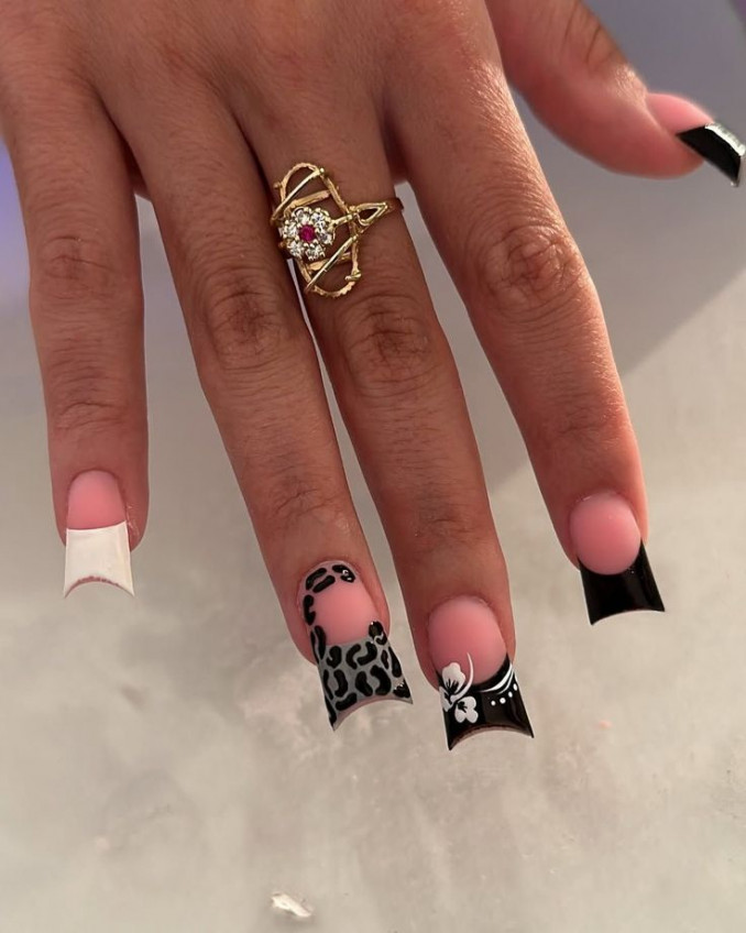„Duck Nails“ arba kvadratiniai nagai