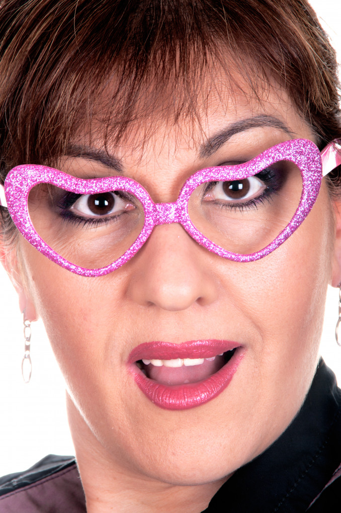 Labai daug grožio produktų ant veido