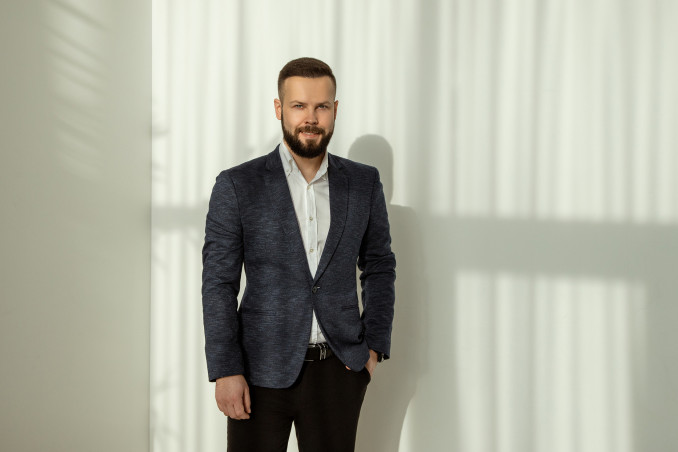 Modernus grožio sprendimas: antakių pakėlimas be pjūvių veide