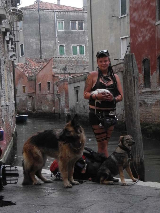 Nuo Užupio „Galeros“ pankų, Londono „skvotų“ iki Niujorko meno elito