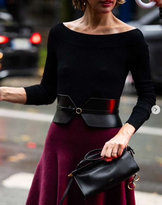 Juoda ir burguniška