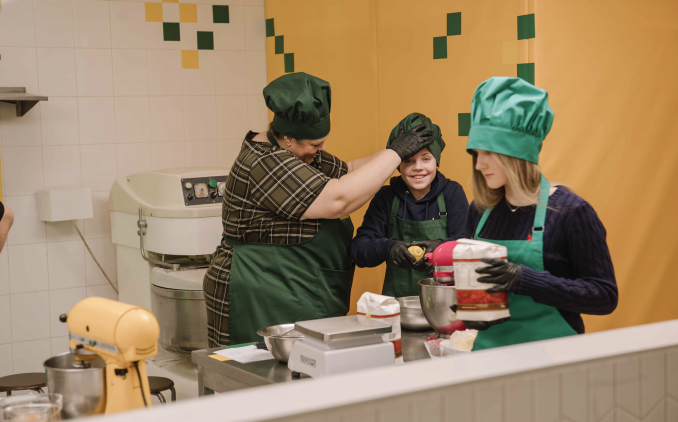 2026 02 07   N. Bunkės sūnus Kristupas nėrė į desertų pasaulį: juokaus vieno apdovanojimo jau sulaukęs