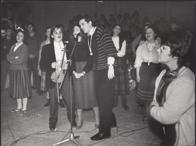 Režisierius V. V. Landsbergis apie Z. Kelmickaitę ir liaudies dainas: kai žmonės nesusikalba, reikia dainuoti – tada negali nekęsti